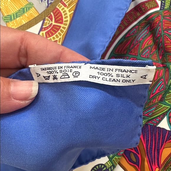 Hermes authentic 100% silk Carre 90 Paris Art des Steppes scarf - Picture 9 of 13